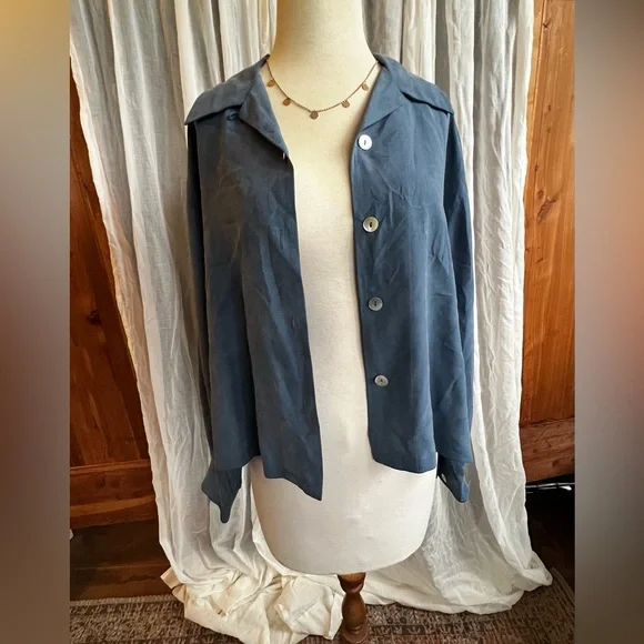 100% Silk Top 🛍 4/$15 Bundle and Save!📦 - Picture 2 of 4